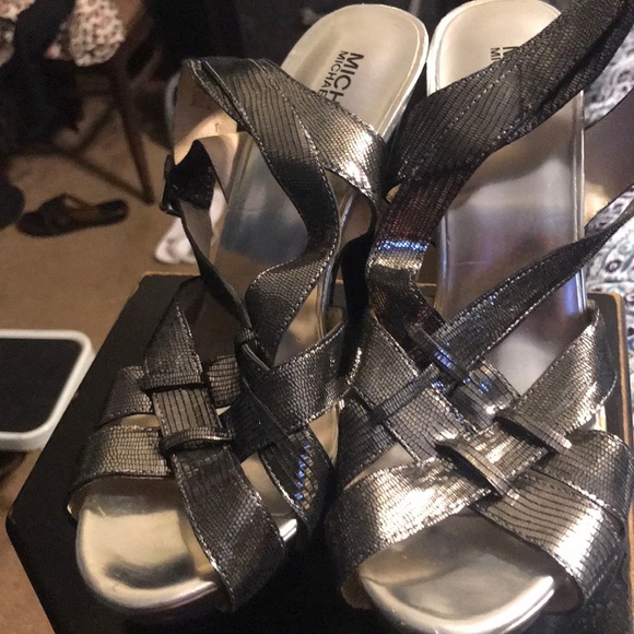 Heels - Picture 5 of 5